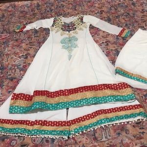 Pakistani Shalwar Kameez